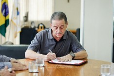 Após quatro anos sem reajuste, Prefeitura anuncia correção nos salários dos servidores